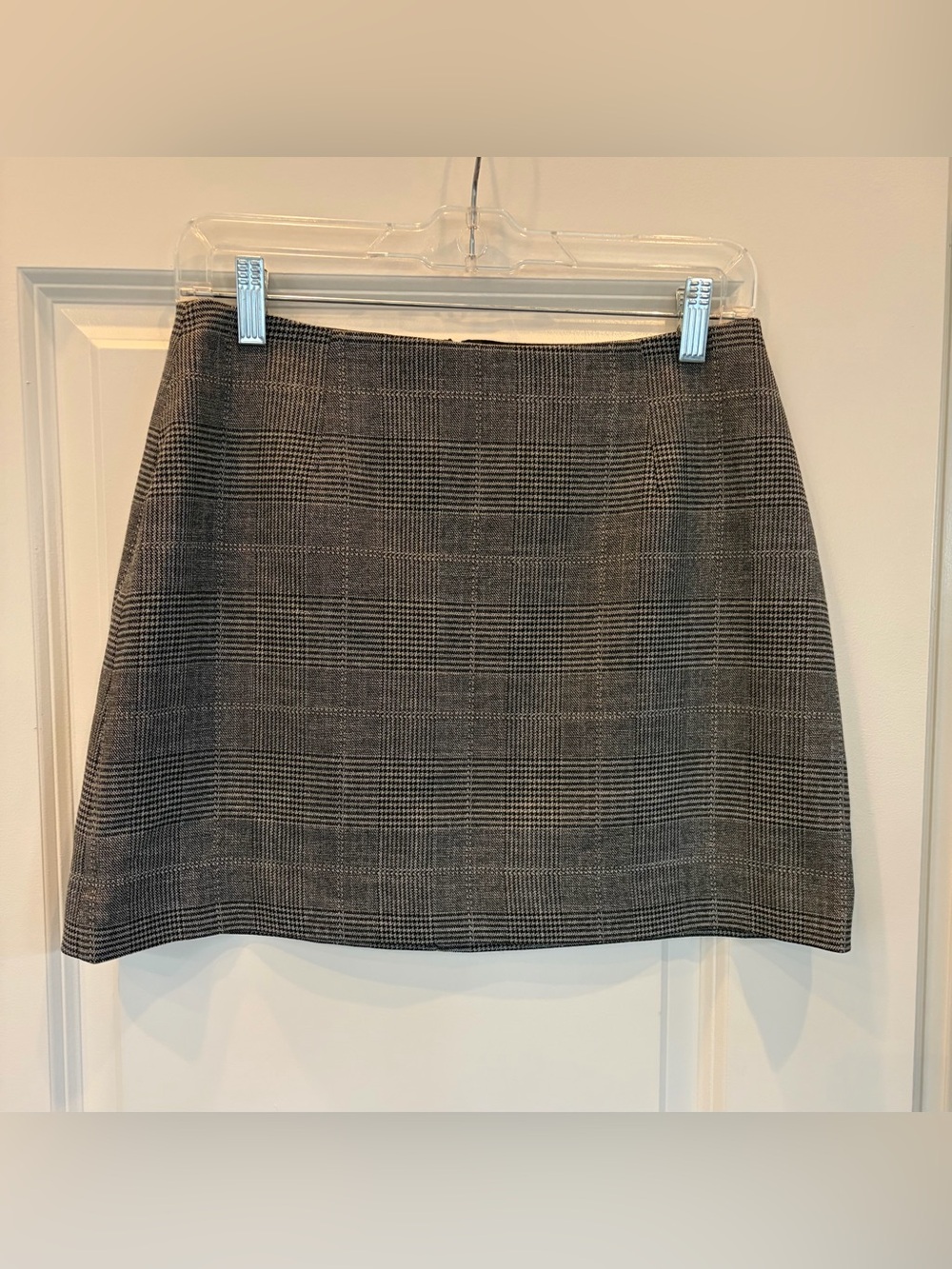 French Connection Classic Gray And Black Plaid Mini Skirt